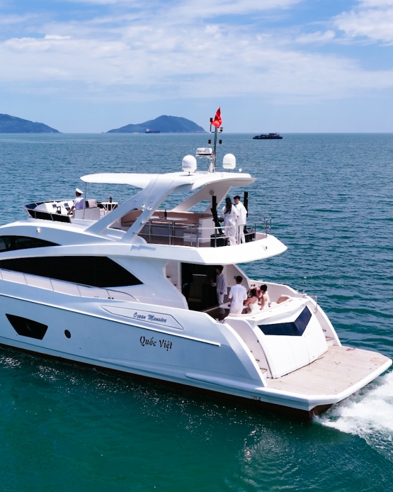 Thuê du thuyền Quốc Việt